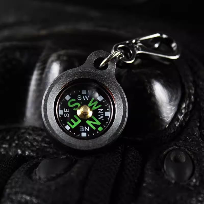 Mini Aluminum Alloy Compass Ke - đánh giá và giá Compass Keychain Mini